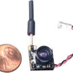 Wolfwhoop WT05 Micro AIO 600TVL la cámara pesa solo 3.4g 5.8GHz 48CH 25mW transmisor FPV con antena de bronce de dos polos, combo para drone cuadricóptero WhatsApp Image 2026-05-18 at 12.36.05 PM